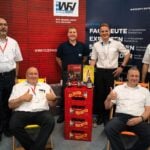 Werkfeuerwehrverband Bayern auf der FeuerTrutz: hinten v. l. n. r.: Jörg Franz Schöbel (Beauftrager Herbstseminar VB), Marc Lyon (Fachbereich Öffentlichkeitsarbeit), Martin Zinsmeister (stv. Fachbereichsleiter Öffentlichkeitsarbeit), Alexander Kiesl (stv. Vorsitzender)
