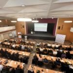 Beim 11. Symposium "Hilfe für Helferinnen und Helfer in den Feuerwehren" am 15. Mai 2025 standen die Herausforderungen der Psychosozialen Notfallversorgung für Einsatzkräfte (PSNV-E) anlässlich von Anschlägen im Mittelpunkt der Veranstaltung