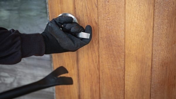 Die hessische Polizei verstärkt Maßnahmen gegen Einbrecher während der dunklen Jahreszeit