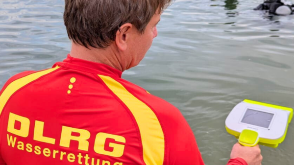 Rettungstechnik: Das AquaEye-System erlaubt eine schnellere Suche nach Ertrinkenden – auch bei widrigen Bedingungen wie schlechten Sichtverhältnissen oder dichtem Pflanzenbewuchs.