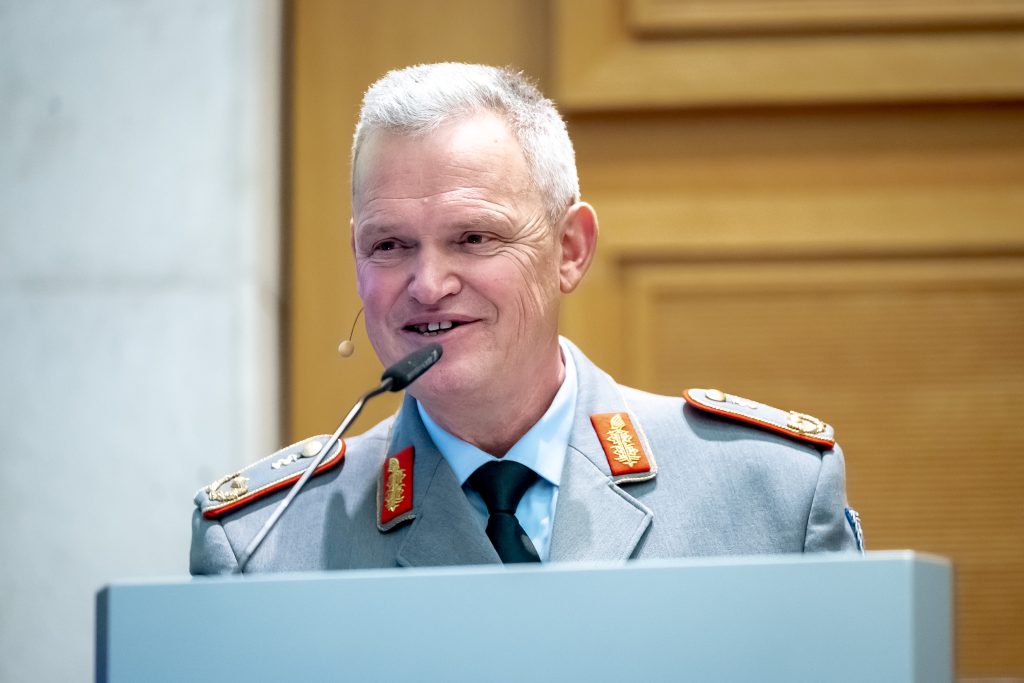 Generalarzt Dr. Bruno Most wird das CP-Symposium auch im Jahr 2025 moderieren und erklärt uns im Interview, warum sich die Teilnahme an dieser Veranstaltung lohnt.