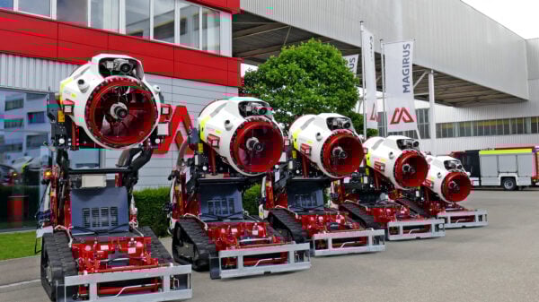 Geballte Löschkraft auf Ketten: Die Magirus AirCore TAF60-X mit leistungsstarker Turbinentechnologie ermöglichen flexible und sichere Brandbekämpfung auf Distanz – ideal für den Einsatz in sensiblen Industrieumgebungen.