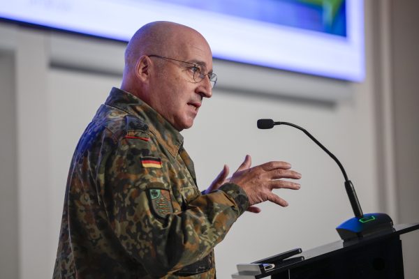 Oberst Klaus Glaab ist Kommandeur und Standortältester Erfurt beim Landeskommando Thüringen und hielt einen fesselnden Vortrag beim CP-Symposium 2025 zum OPLAN Deutschland.