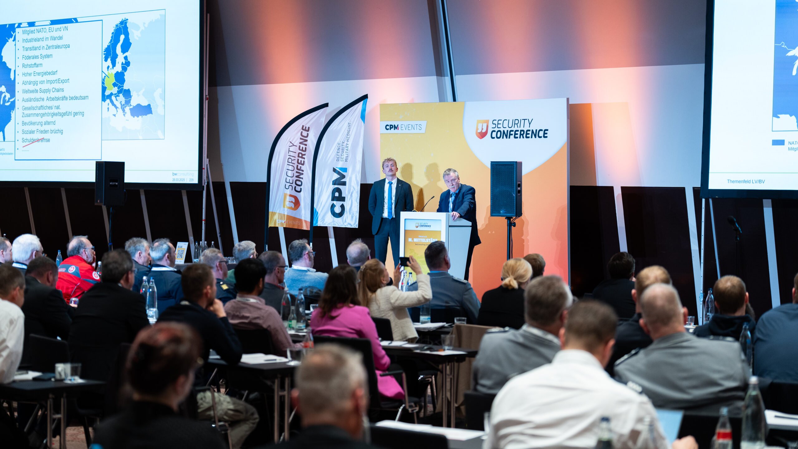 Im Rahmen der CPM Security Conference sprachen Oberst a.D. Michael Mittelstädt und Ralph Löhrer von BwConsulting über Comprehensive Defence, einen neuen Ansatz nationaler Sicherheit und Verteidigung.