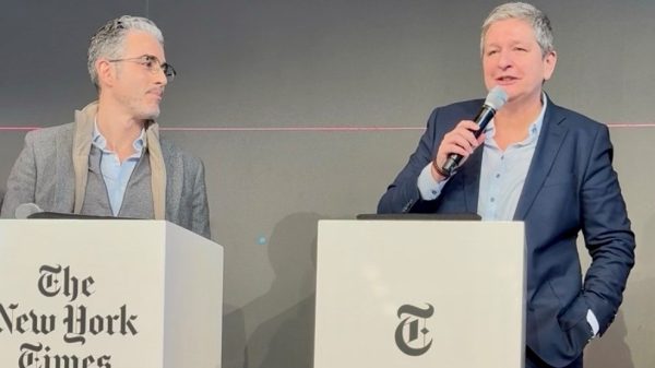 V.l.n.r.: Andrew Perry - Director, Energy transition & environment, FacultyAI, und BSI-Präsidentin Claudia Plattner bei einer Debattierveranstaltung der US-amerikanischen Tageszeitung „The New York Times“ (NYT) im Rahmen der Münchner Sicherheitskonferenz (MSC)