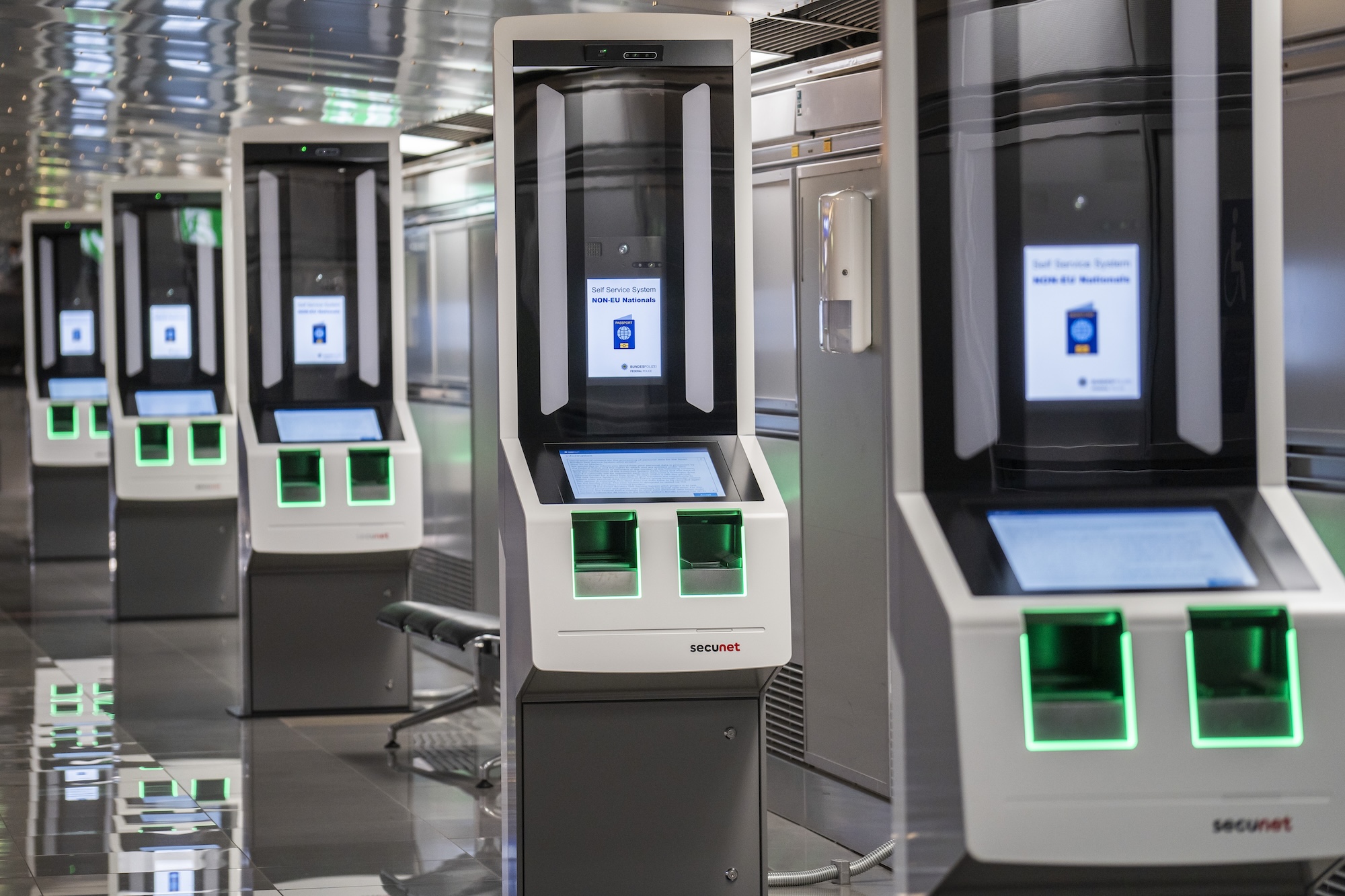 Das neue digitale Entry/Exit System ist seit Kurzem ist bundesweit an Flug- und Seehäfen im vollen Wirkbetrieb.