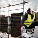 Im Rahmen der Arbeiten des Spurenstoffzentrums Schleswig-Holsteins werden Studierende frühzeitig in die praxisnahen Projekte eingebunden (Symbolbild).