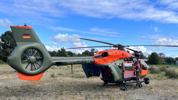 Reserve: Unterstützung für den Transport: Ein SAR-Rettungshubschrauber (Search and Rescue) stand für den Transport von Schwerverletzten bereit. Auch dieses Szenario wurde geübt.