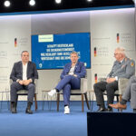 Beim Ludwig-Erhard-Gipfel sprach Claudia Plattner mit Sicherheits- sowie Technikexpertinnen und -experten u.a. darüber, wie Deutschland die Sicherheitswende schaffen kann. V.l.n.r.: Moderator Oliver Roloff, Hagen Rickmann (Geschäftsführer Firmenkunden bei Vodafone EU & Deutschland), Claudia Plattner (Präsidentin BSI), Generalmajor Andreas Henne (Kommandeur der Heimatschutzdivision der Bundeswehr), Ernst Steuger (Geschäftsführer der Nürnberger Wach- und Schließgesellschaft).