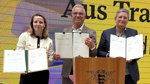 V.l.n.r.: Nicole Matthöfer, Präsidentin der Cybersicherheitsagentur Baden-Württemberg, Thomas Strobl, Stv. Ministerpräsident und Innenminister des Landes Baden-Württemberg, und Claudia Plattner, BSI-Präsidentin, unterzeichneten am 10. Juli eine Kooperationsvereinbarung zwischen dem BSI und dem Land Baden-Württemberg zur gemeinsamen Stärkung der Cybersicherheit.