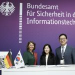 Abkommen mit Südkorea: Friederike Dahns, Abteilungsleiterin für Cyber- und Informationssicherheit im Bundesministerium des Innern (BMI), Young-Sun Choi, Direktorin Cyber Security Division, Industry Ministry of Science and ICT of Republic of Korea und Sang-Jung Lee, Präsident Korea Internet & Security Agency (KISA).