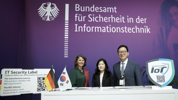 Abkommen mit Südkorea: Friederike Dahns, Abteilungsleiterin für Cyber- und Informationssicherheit im Bundesministerium des Innern (BMI), Young-Sun Choi, Direktorin Cyber Security Division, Industry Ministry of Science and ICT of Republic of Korea und Sang-Jung Lee, Präsident Korea Internet & Security Agency (KISA).