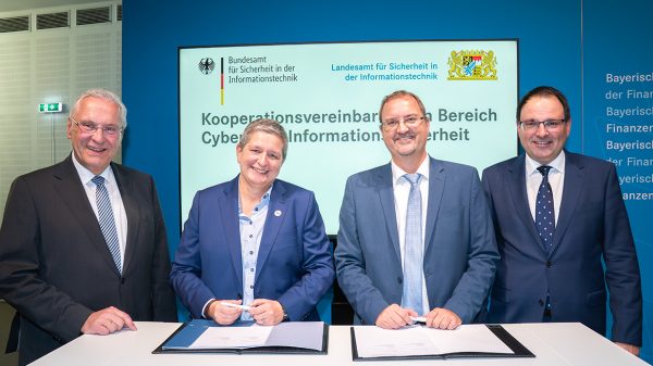 Für die Cybersicherheit: v.li.n.re.: Joachim Herrmann, Bayerischer Innenminister, Claudia Plattner, BSI-Präsidentin, Bernd Geisler, Präsident LSI, Martin Schöffel, Staatssekretär im Bayerischen Staatsministerium der Finanzen und für Heimat