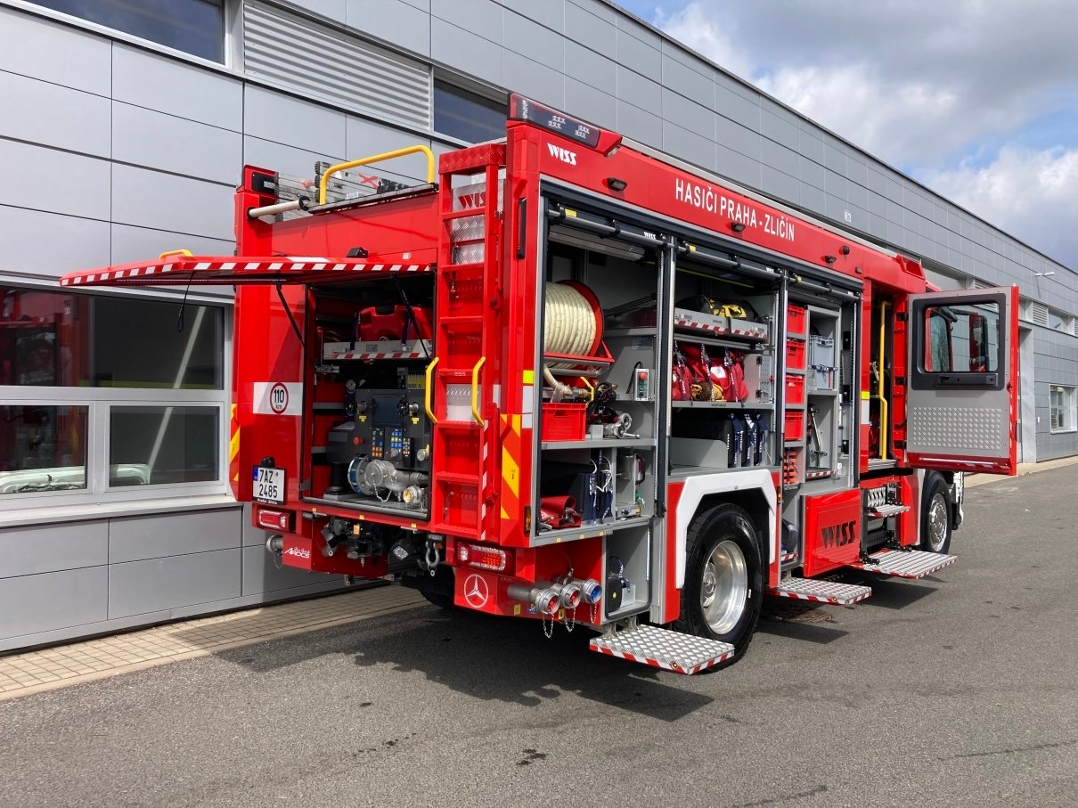 Neuer Mercedes-Benz Arocs für die Feuerwehr in Prag