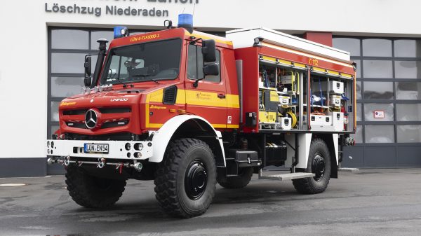 Meister der Elemente: Feuerwehr Lünen mit Unimog gewappnet für Brände, Hochwasser und Sturmereignisse