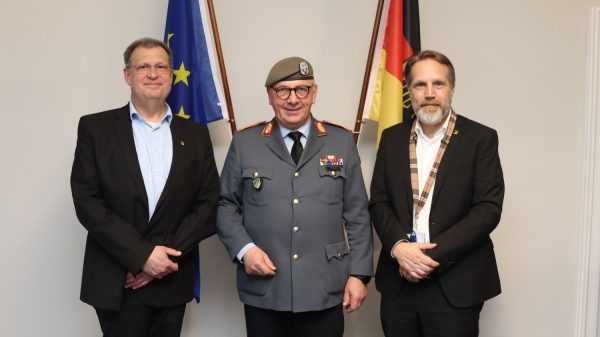 BDBOS und Bundeswehr: Nutzung des Digitalfunks BOS in der Heimatschutzdivision