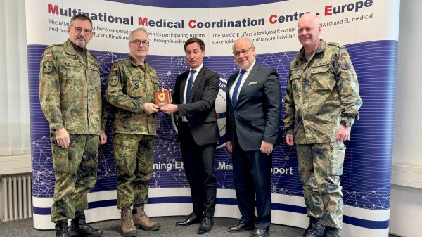 Besuch der Parlamentarischen Staatssekretäre Sebastian Hartmann aus dem Bundesministerium der Verteidigung (BMVg) und Dr. Georg Kippels aus dem Bundesministerium für Gesundheit (BMG) beim Zentralen Sanitätsdienst der Bundeswehr in Koblenz.