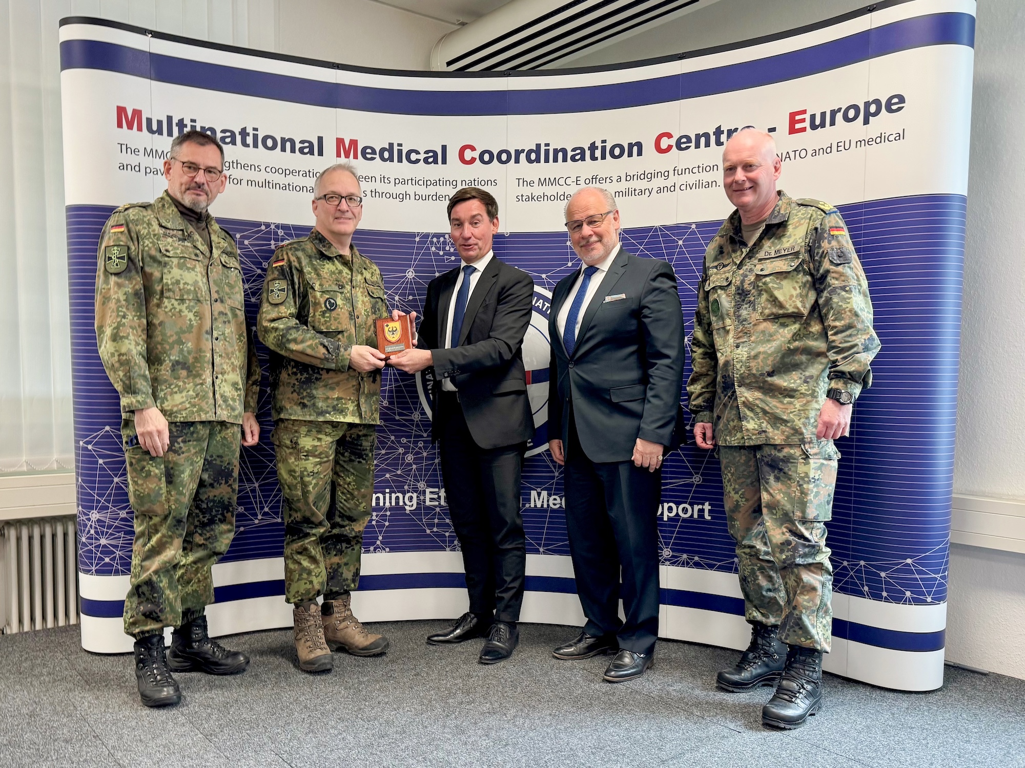 Besuch der Parlamentarischen Staatssekretäre Sebastian Hartmann aus dem Bundesministerium der Verteidigung (BMVg) und Dr. Georg Kippels aus dem Bundesministerium für Gesundheit (BMG) beim Zentralen Sanitätsdienst der Bundeswehr in Koblenz.