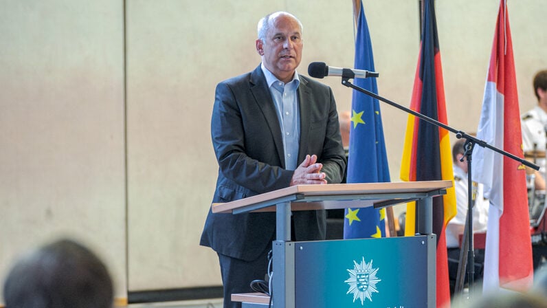 BFE: Innenminister Poseck bei seiner Ansprache zum 40-jährigen Jubiläum der Beweissicherungs- und Festnahmeeinheiten des HPE.