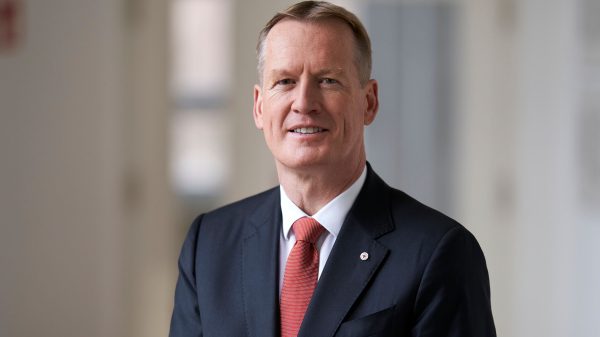 Der Diplom-Volkswirt Christian Reuter ist seit 1. April 2015 Generalsekretär und Vorsitzender des Vorstands des DRK. Er geht damit in seine dritte Amtszeit, sein Vertrag wurde vom 01. April 2027 bis zum 31. März 2033 verlängert.