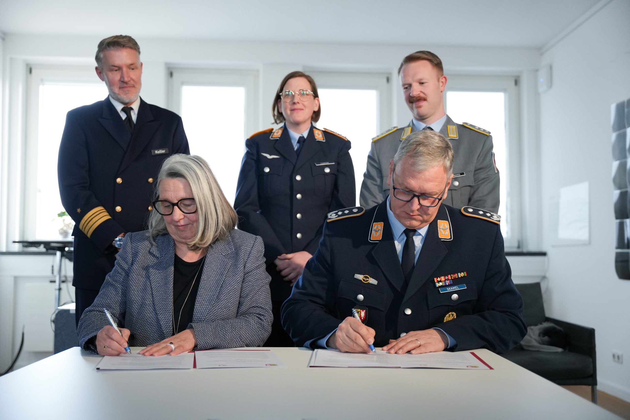 Das Land Schleswig-Holstein und Bundeswehr erneuern Kooperationsvereinbarung zur politischen Bildung