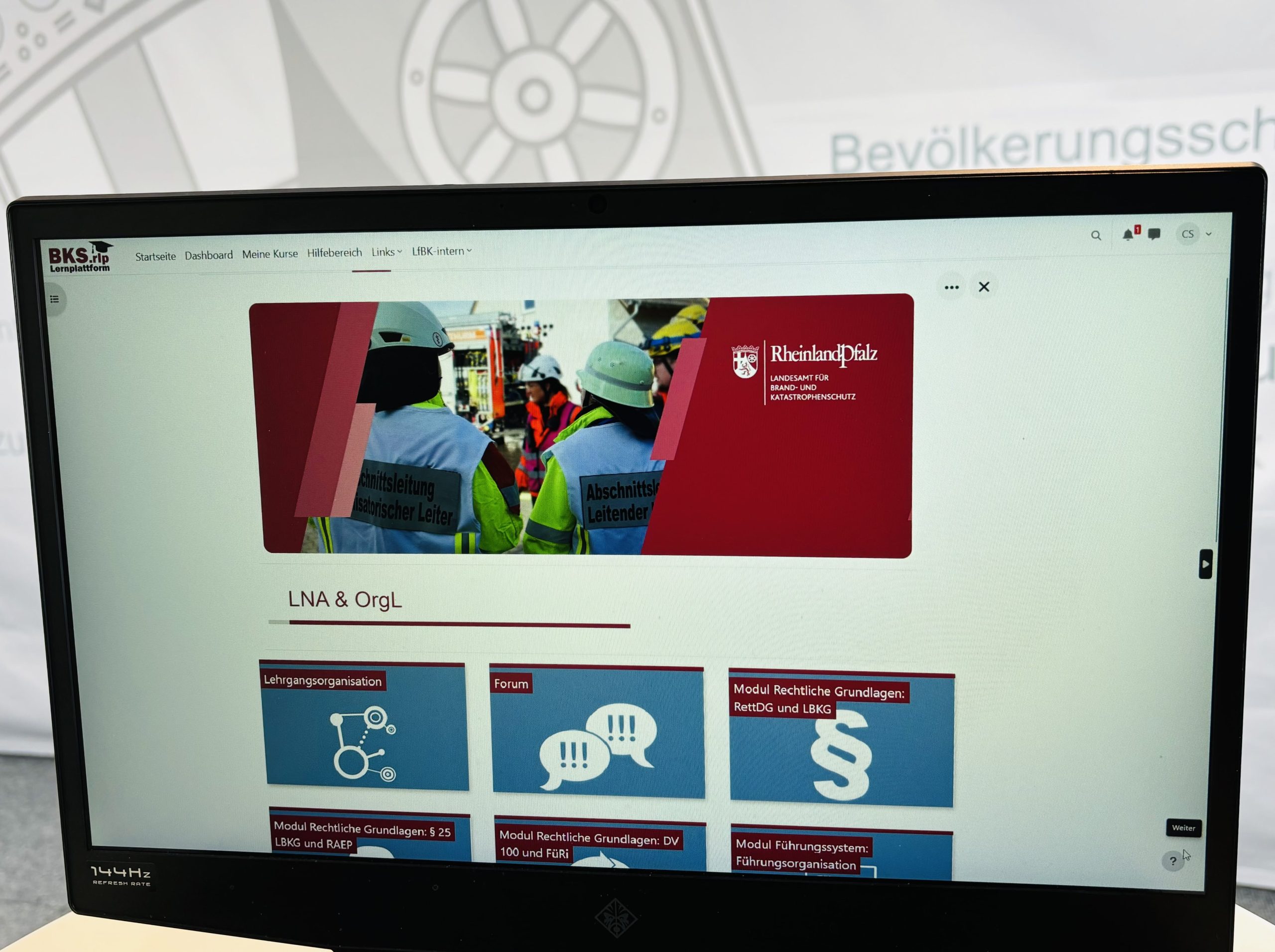 Die digitalen Lerneinheiten für LNA & OrgL sind in der Lernplattform thematisch sortiert.