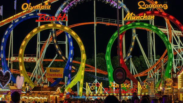Bayerns Innenminister Joachim Herrmann informiert sich vor Ort über die aktuelle Sicherheitslage auf der Wiesn