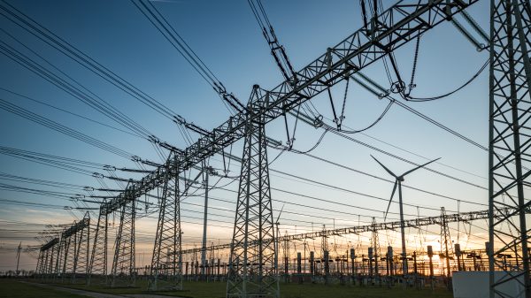 Sicherer Energietransport über Hochspannungsleitungen in Deutschland
