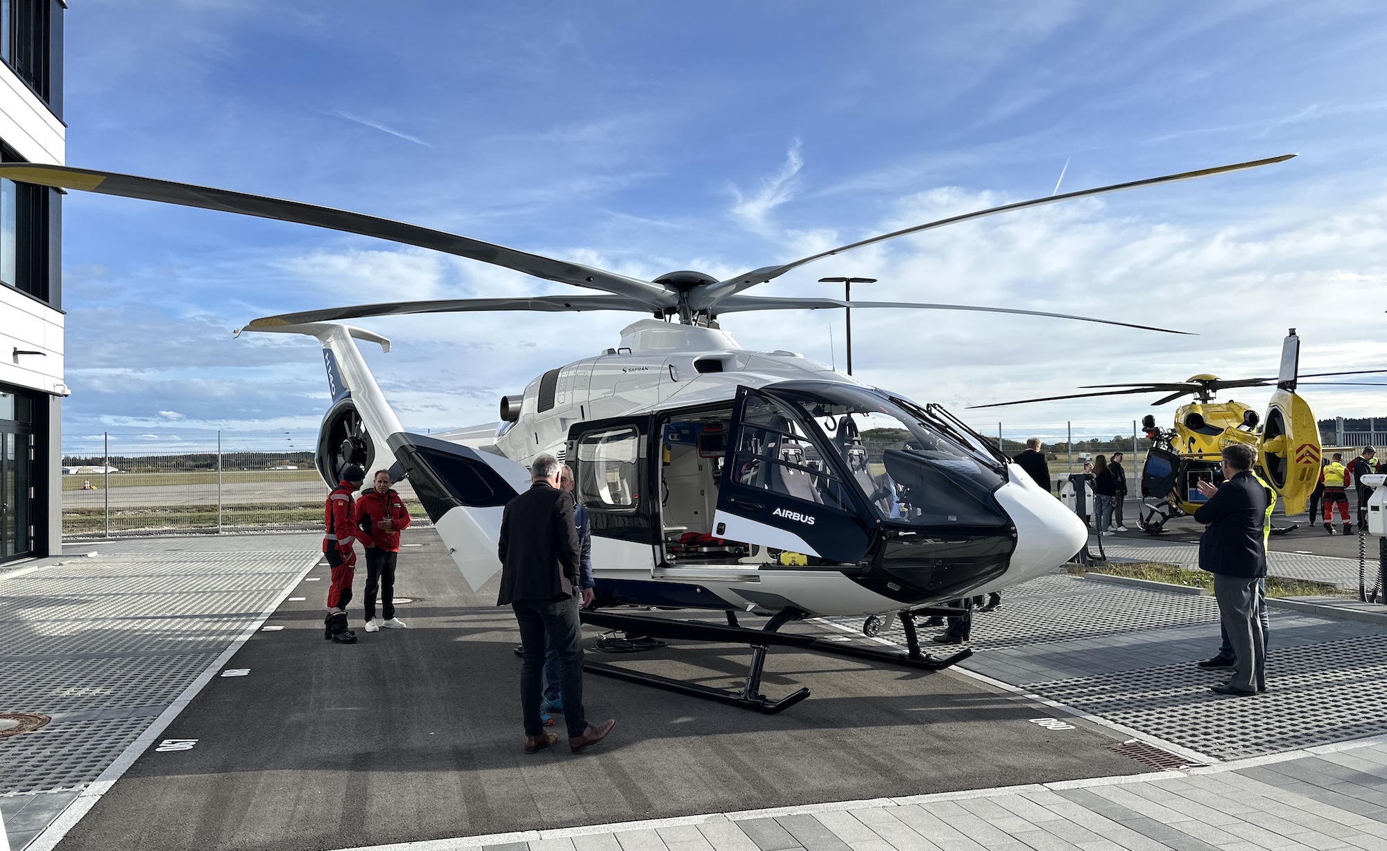 Erstmals in Deutschland einer größeren Öffentlichkeit vorgestellt: der neue Airbus H140.