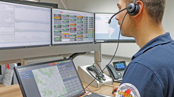 Die Integrierte Leitstelle Bayreuth/Kulmbach ist die erste in Bayern, die mit ASGARD ein KI-gestütztes Übersetzungstool in der Notrufannahme verwendet.