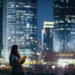Der KI-Report von Axis Communications beleuchtet u.a. die wachsende Bedeutung von Edge- und Cloud-KI sowie neue Anwendungsszenarien für Netzwerkkameras im Bereich betriebliche Effizienz und Business Intelligence.