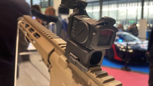 Aimpoint: Bei der C-UAV Variante des ACRO wurde lediglich die Größe des Rotpunktes angepasst. (Foto- AF)