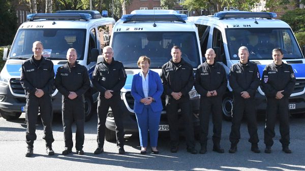 2. Einsatzhundertschaft: Schleswig-Holsteins Innenministerin Sabine Sütterlin Waack bei der Bereitschaftspolizeiabteilung (BPA) der Polizeidirektion für Aus- und Fortbildung und für die Bereitschaftspolizei (PD AFB) in Eutin