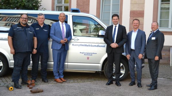 Der hessische Innenminister Roman Poseck zu Besuch beim Kampfmittelräumdienst (KMRD) des Landes Hessen.