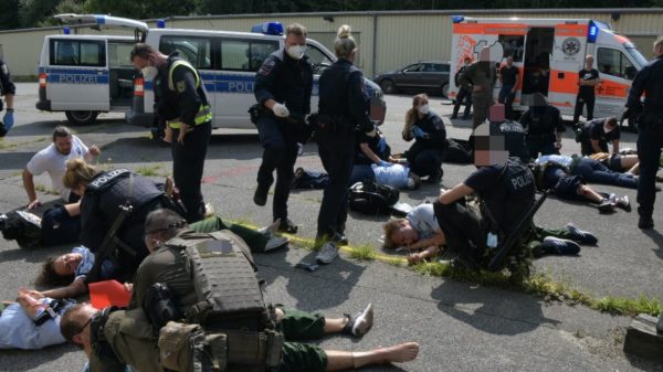 Sonderlagen: Überörtliche MANV-Übung mit verschiedenen polizeilichen Kräften