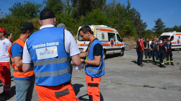 p Feldtest, ReTranZ-Miarbeitende und Einsatzkräfte im Evaluationsprozes