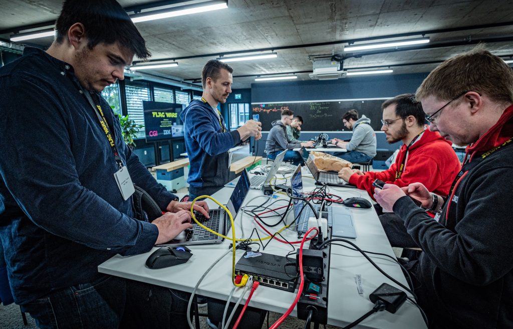 Flag Wars: Konzentrierte Arbeit in der IBM Garage for Defense.