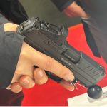 Die SFP9cc ist nicht nur optimal zum verdeckten Tragen, sondern auch für Schützen mit kleineren Händen. Aber selbst bei großen Händen liegt diese Waffe sehr gut in der Hand und lässt keine Nachteile im Vergleich zur Full Size erkennen. (Foto: AF)