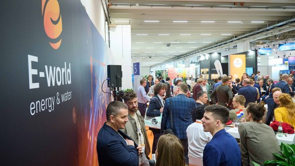 E-world energy & water baut ihre Rolle als internationale Leitmesse der Energiewirtschaft weiter aus und rückt zugleich die kommunale Ebene in den Fokus.