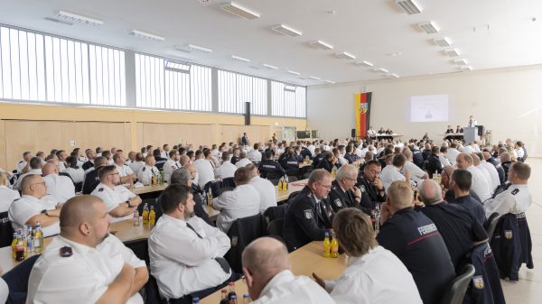 Führungskräfte der saarländischen Feuerwehr bei der Tagung 2025