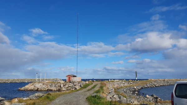 Navigation: Eine Funkstation auf Andøya DGPS-Station (Differential Global Positioning System) in Andenes auf Andøya in Norwegen, die für die Jamming and Spoofing Experimente temporär durch das DLR um R-Mode-Signale erweitert wurde.