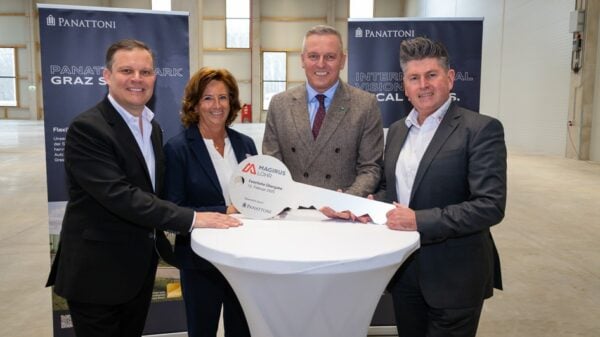 v.l. Jürgen Winklbauer, Managing Director Panattoni, Christa Zengerer, Geschäftsführerin ACStyria, Mario Kunasek Landeshauptmann der Steiermark, Christian Reisl, Geschäftsführer Magirus Lohr