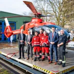 Vlnr: Prof. Dr. Martin E. Kreis (Vorstand Krankenversorgung Charité), Krystian Pracz, Eik Meißner, Dr. Georg Girke, Pablo Sanchez, Christian Hochgrebe (Staatsekretär für Inneres des Landes Berlin), Dr. André-Michael Baumann, Leitender Branddirektor der Berliner Feuerwehr