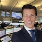 Die Plattform LifeX von Frequentis und Sprachdialogsysteme wie bei der Feuerwehr Hamburg zeigen, wie moderne Leitstellen heute funktionieren.