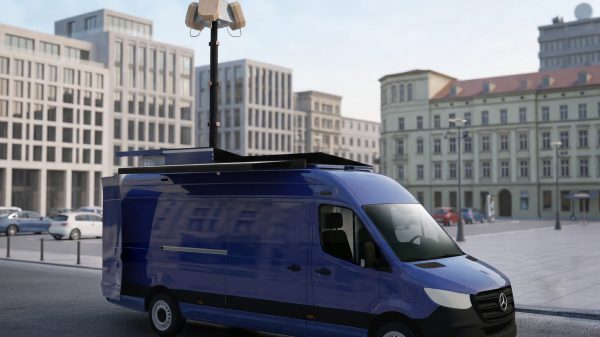 Detektions- und Verifikationsfahrzeug von HENSOLDT gegen Unmanned Aircraft Systems für die Bundespolizei.