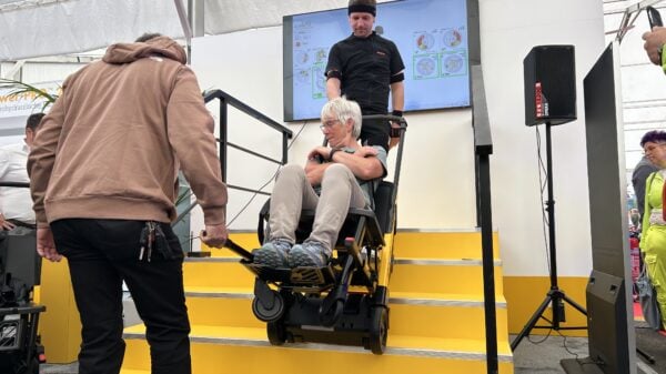 Belastung und Überlastung: Spezielle Technik kann für eine langfristige Arbeitsentlastung bei Rettungskräften sorgen.