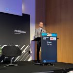 Generalmajor Jürgen Setzer beim Symposium "PMRExpo meets Wehrtechnik" in Köln über hybride Kriegsführung