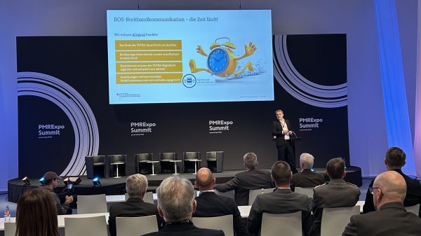 Frank Buddrus über den BOS-Funk beim Symposium zur PMRExpo 2025