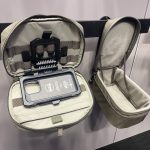 Snigel: Pouch für Smart Debvices wie das ATAK (links) sowie eine Protective Tasche für ein Kameraobjektiv oder eine Nachtsichtoptik (rechts).
