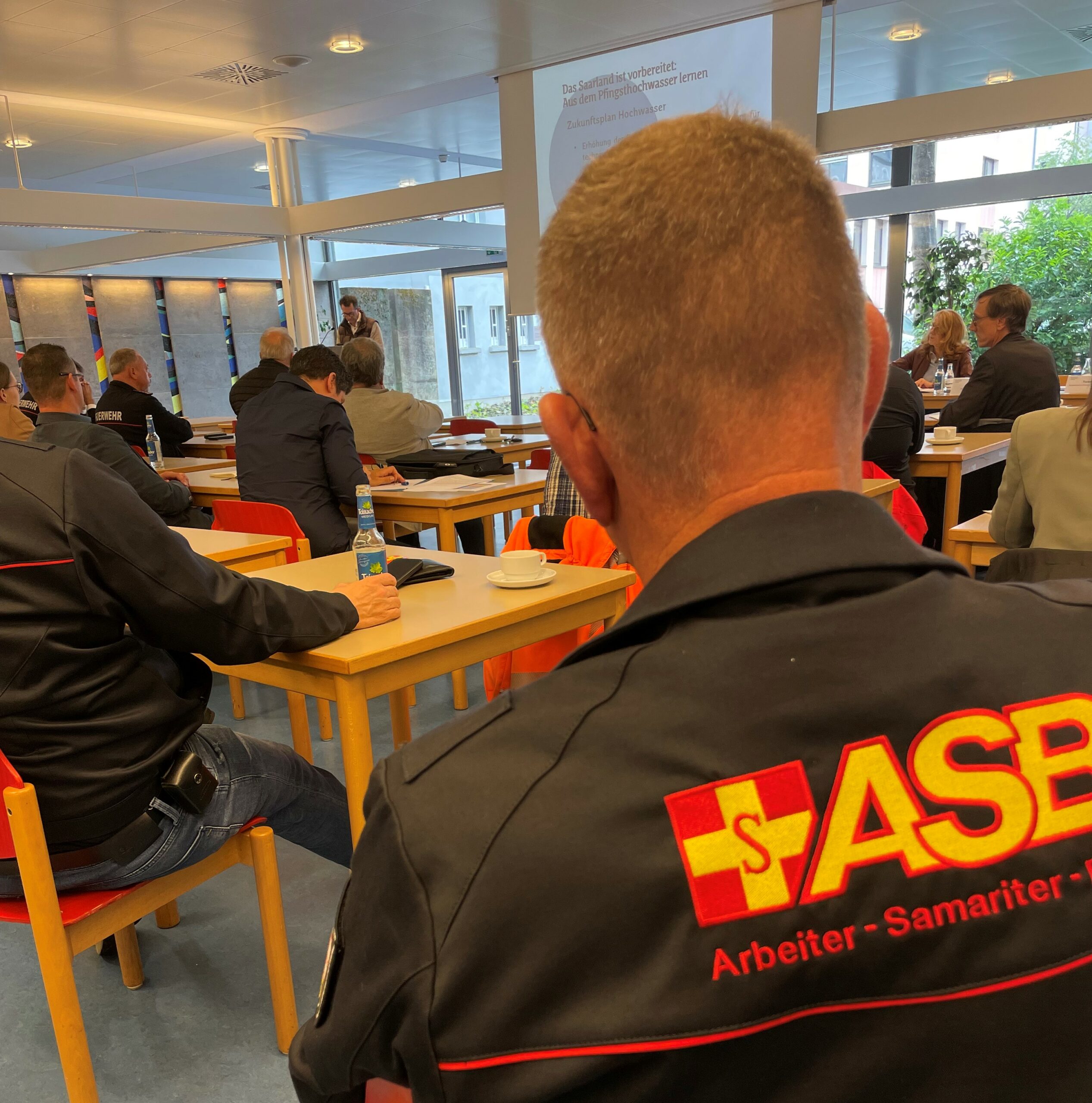 Hochwasserkongress: Innen- und Umweltministerium stärken Katastrophenschutz und rufen zur langfristigen Zusammenarbeit auf.